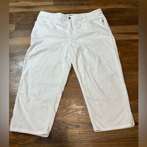 CHICOS 2.5 platinum denim white capri jeans